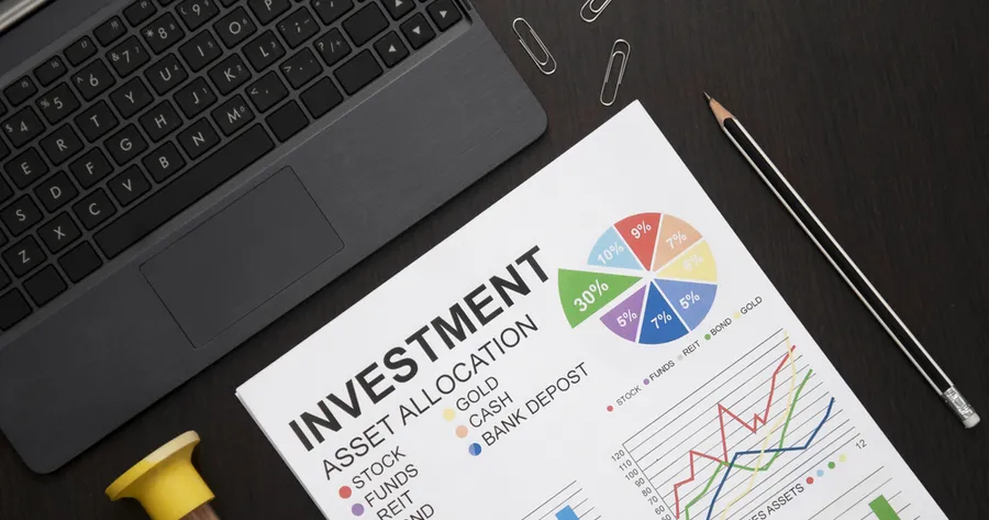 Balancing Risk and Return: Optimizing Portfolios with Risk Parity Strategies