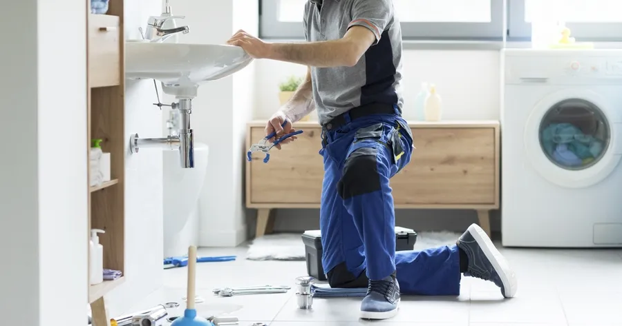 When To Hire An Emergency Plumber And What To Expect