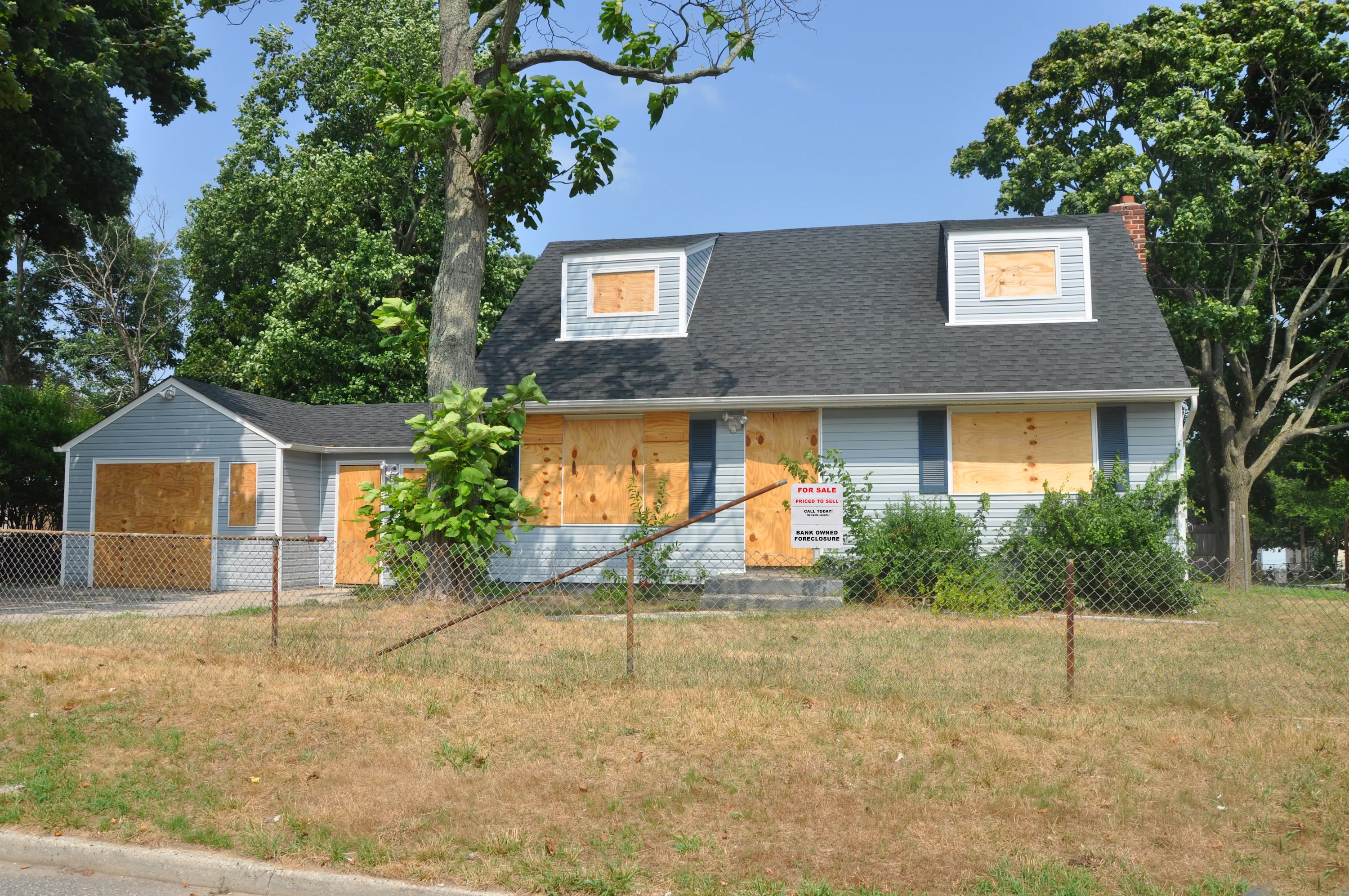 Columbus: Unsold Abandoned Houses Are Being Sold For Dirt Cheap Prices