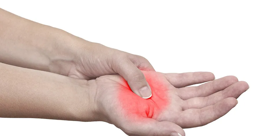 How to Reduce Raynaud’s Syndrome Symptoms With Alternative Remedies