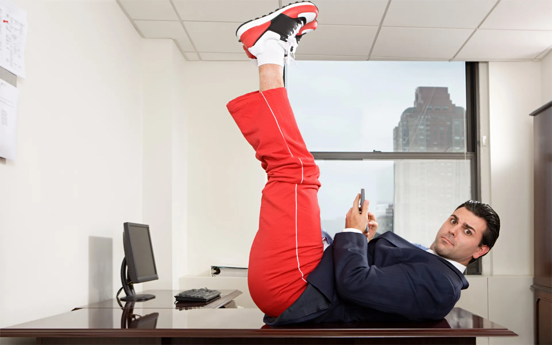 Best Exercises to Do at Your Desk