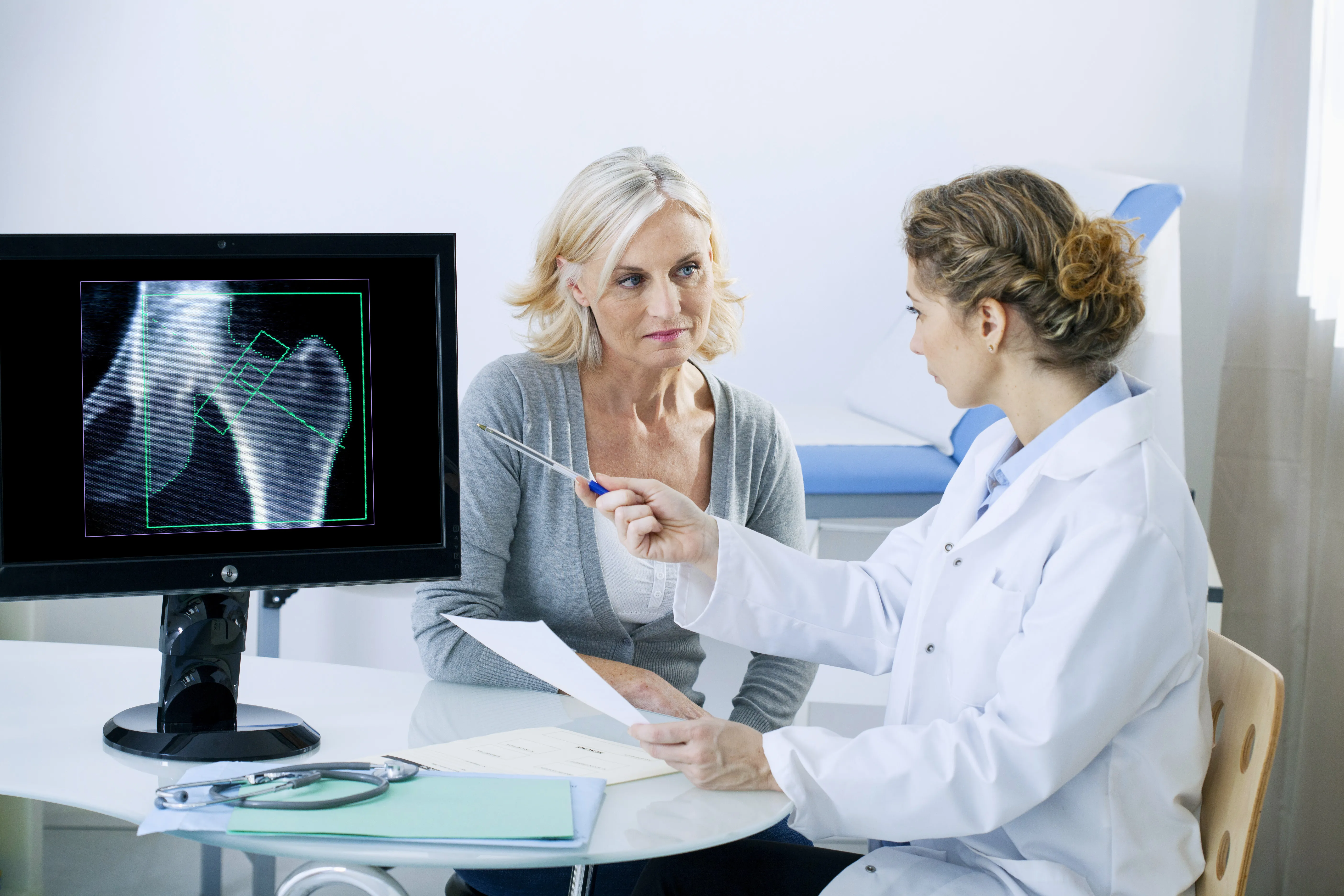 7 Medications That May Reduce the Risk of Osteoporotic Fractures