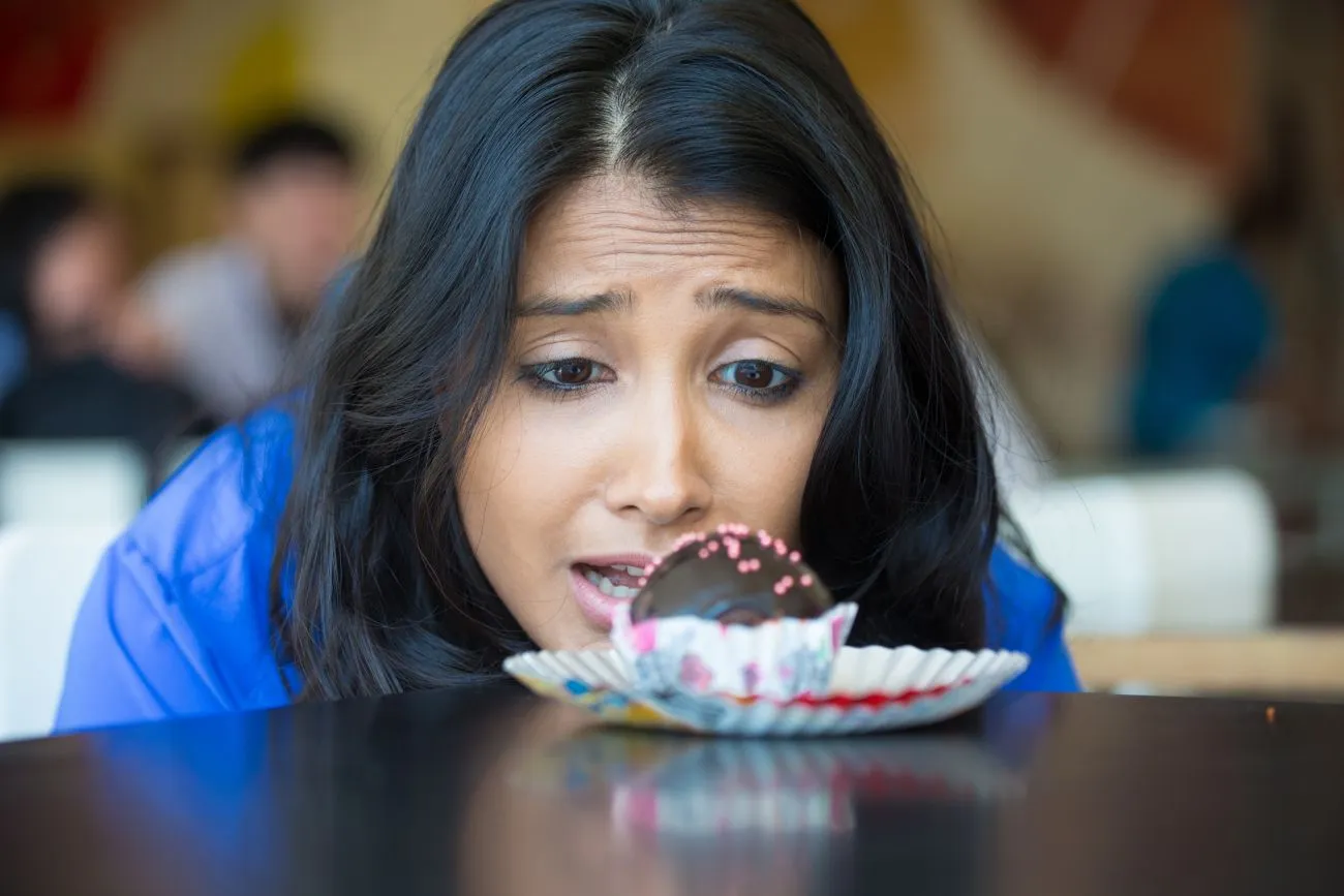 Learn to Control Food Cravings in 10 Easy Steps