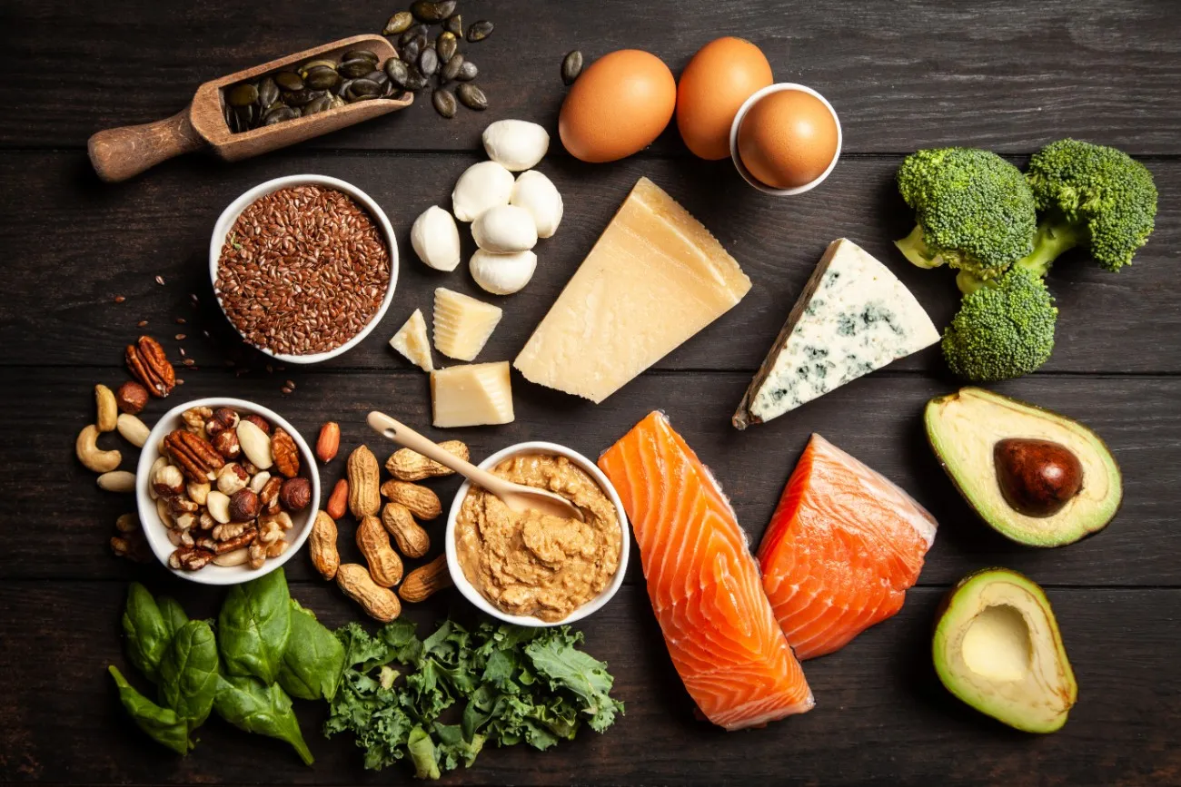 keto meal ingredients like salmon, eggs, vegetables