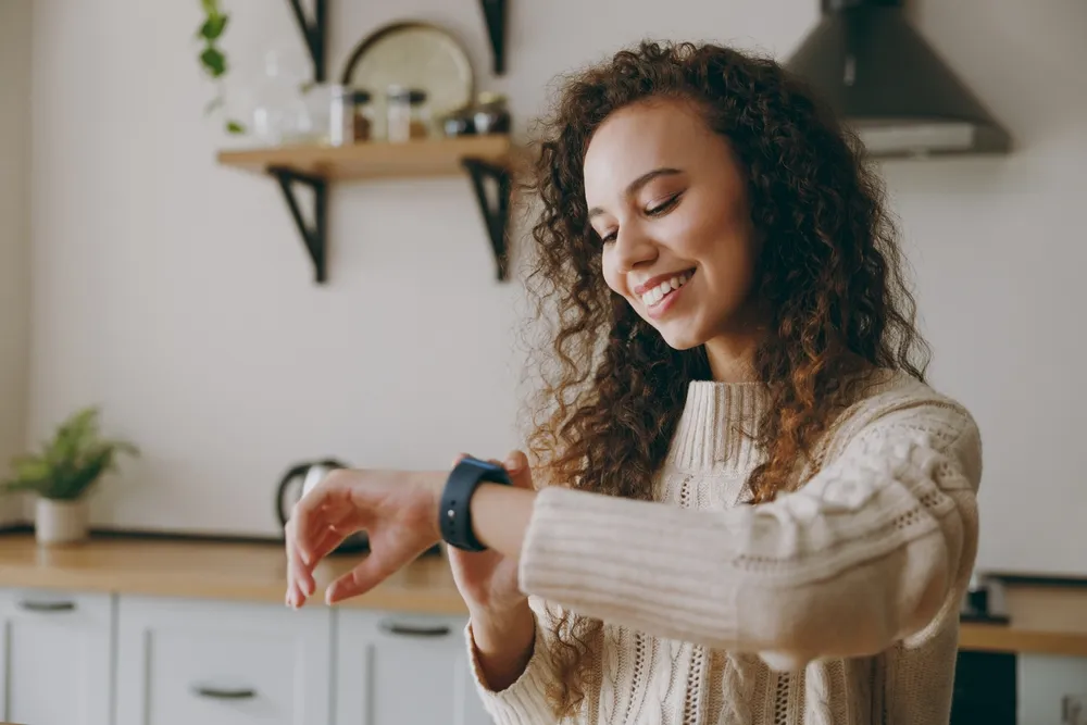 The Truth About Glucose Smartwatches: Are They Worth the Cost?