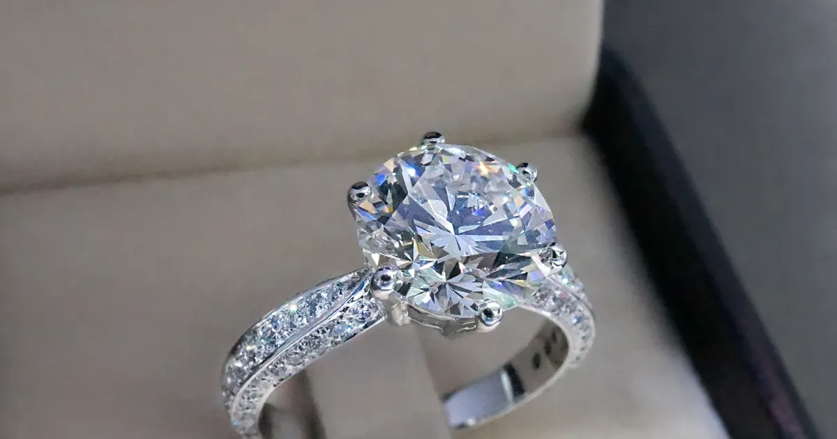 Don't Break The Bank Secrets to Saving on Diamond Rings HelpMe