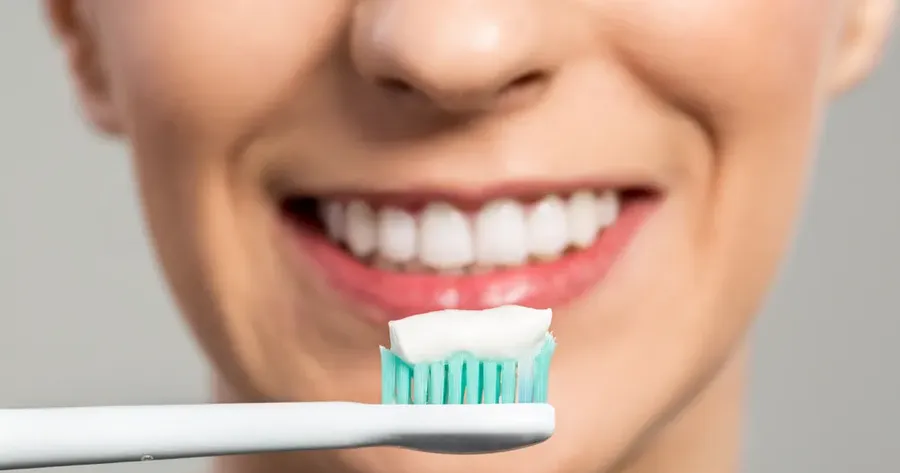 What To Look For In a Whitening Toothpaste To Ensure A Brighter Smile