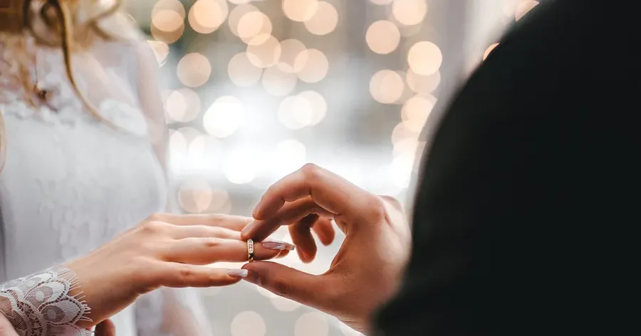 Finding the Perfect Wedding Ring on a Budget