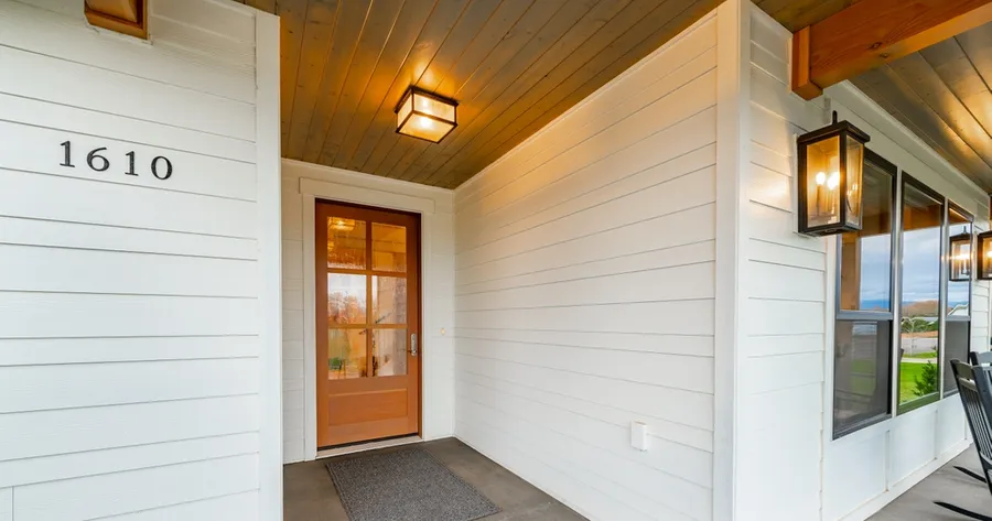 How to Choose a Siding Contractor for a Seamless Home Renovation