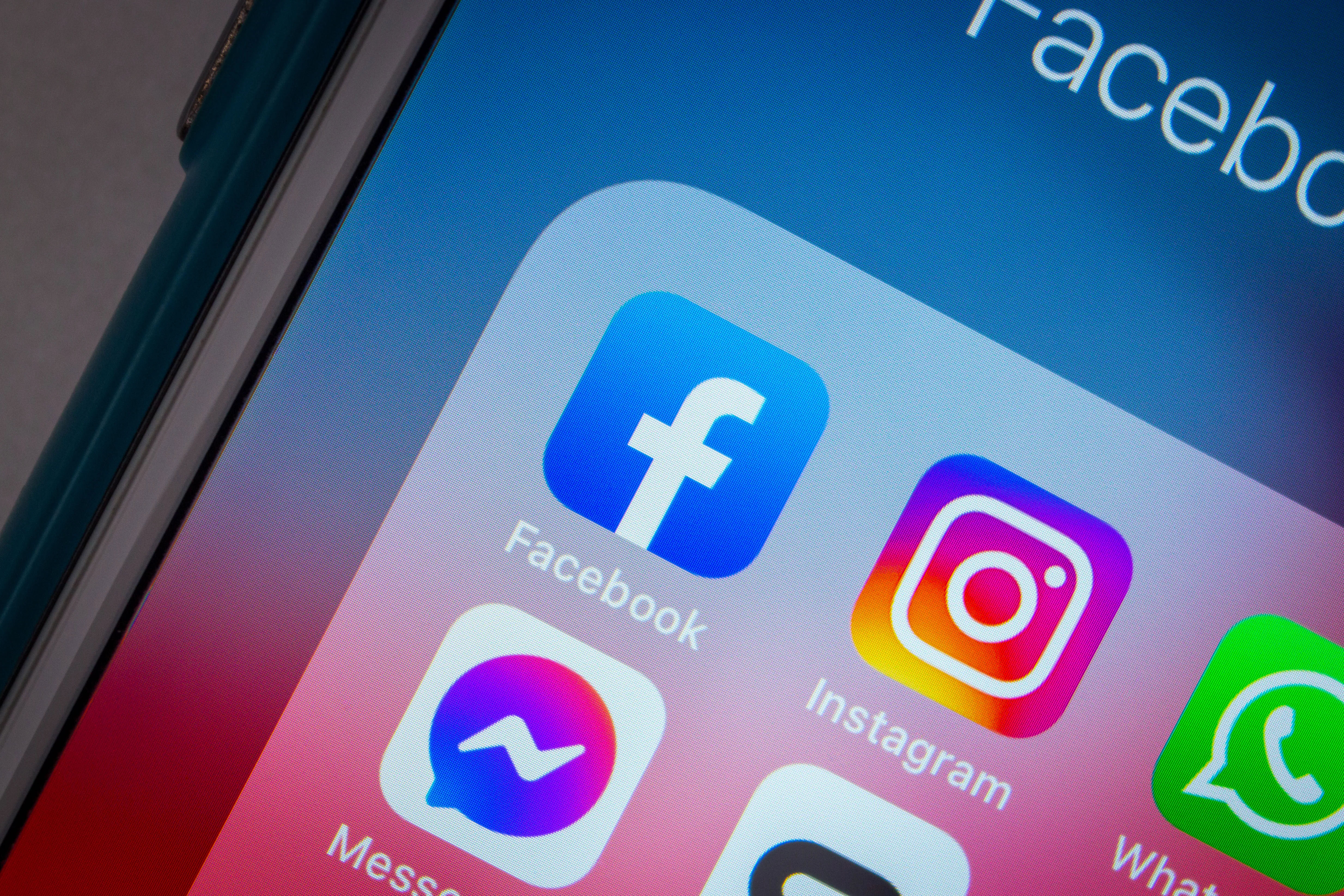 Facebook Announces They’ll Separate Users’ Instagram and Facebook Accounts for Advertisers