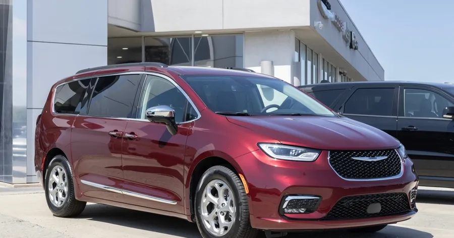 A Buyer’s Guide To Chrysler’s Pacifica Hybrid Minivan