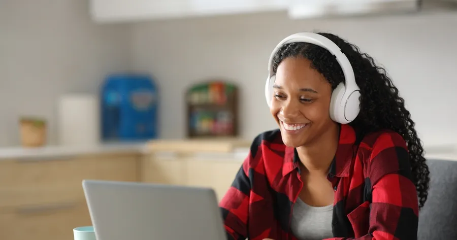 Online High Schools Offering No-Fee Computers