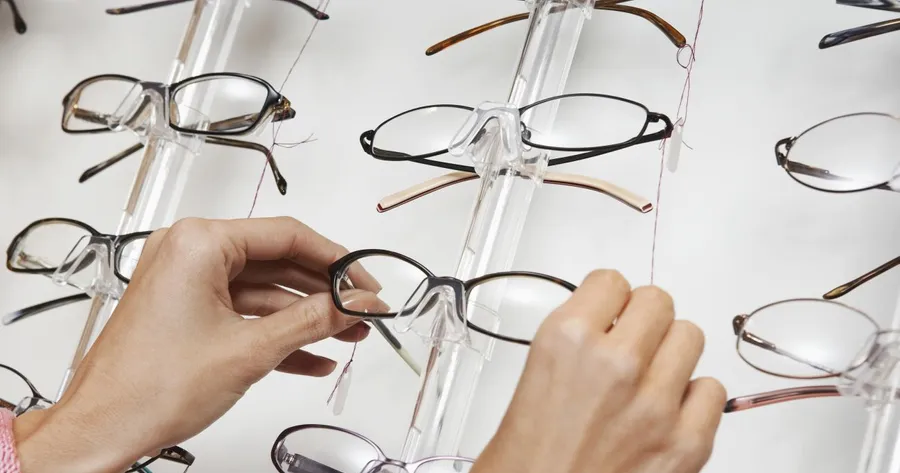 Save Money by Getting Prescription Glasses Online