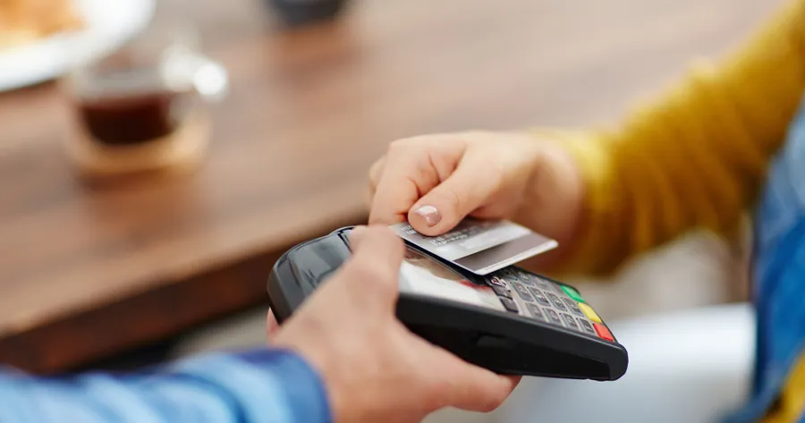 Here’s Why Carrying a Credit Card Balance Is Actually Smart