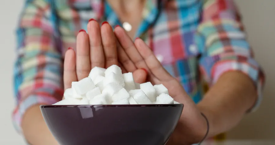 4 Diabetes-Friendly Tips to Eat Less Sugar