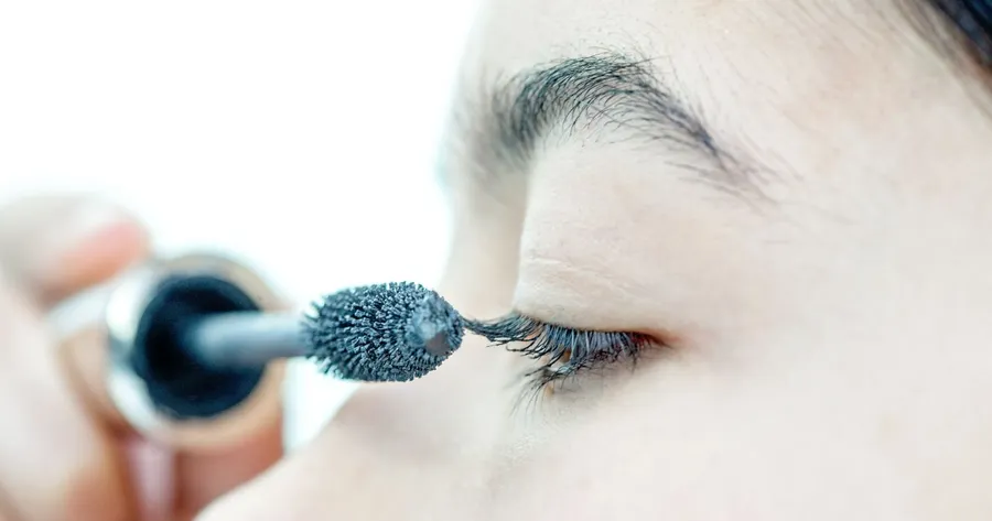 5 Mascaras You Need in Your Makeup Bag