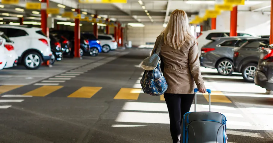 How to Score Cheap or Discounted Parking at Airports