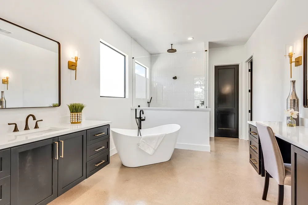 Bathroom Remodeling: Tips for a Stunning Transformation