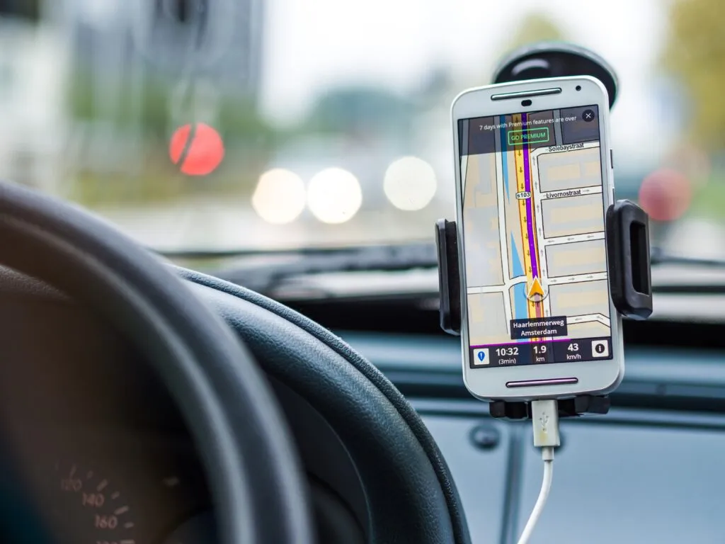 gps mobile app used in vehicle