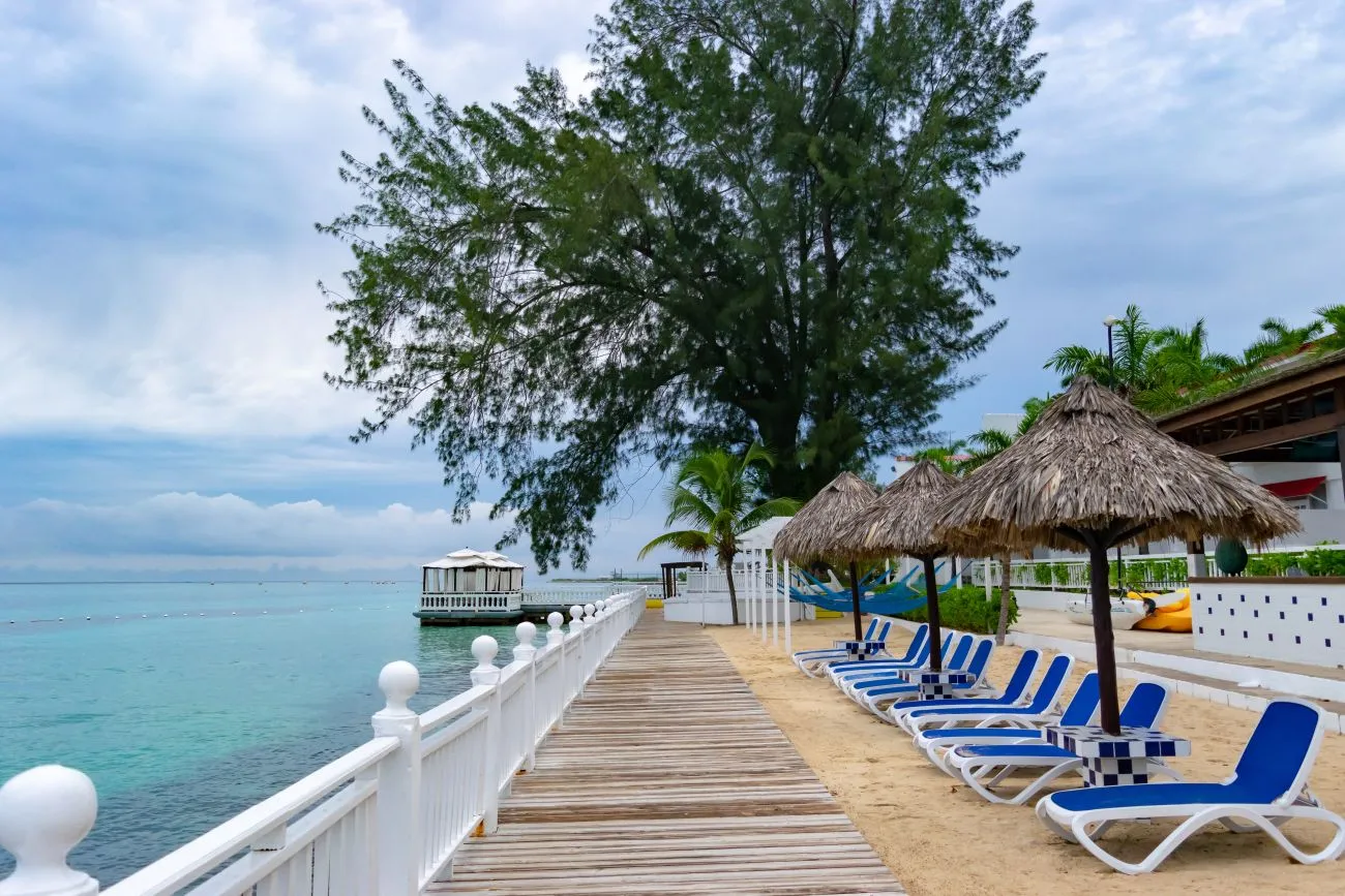 What are the Best Jamaican All-Inclusive Vacations for Under $1,000?