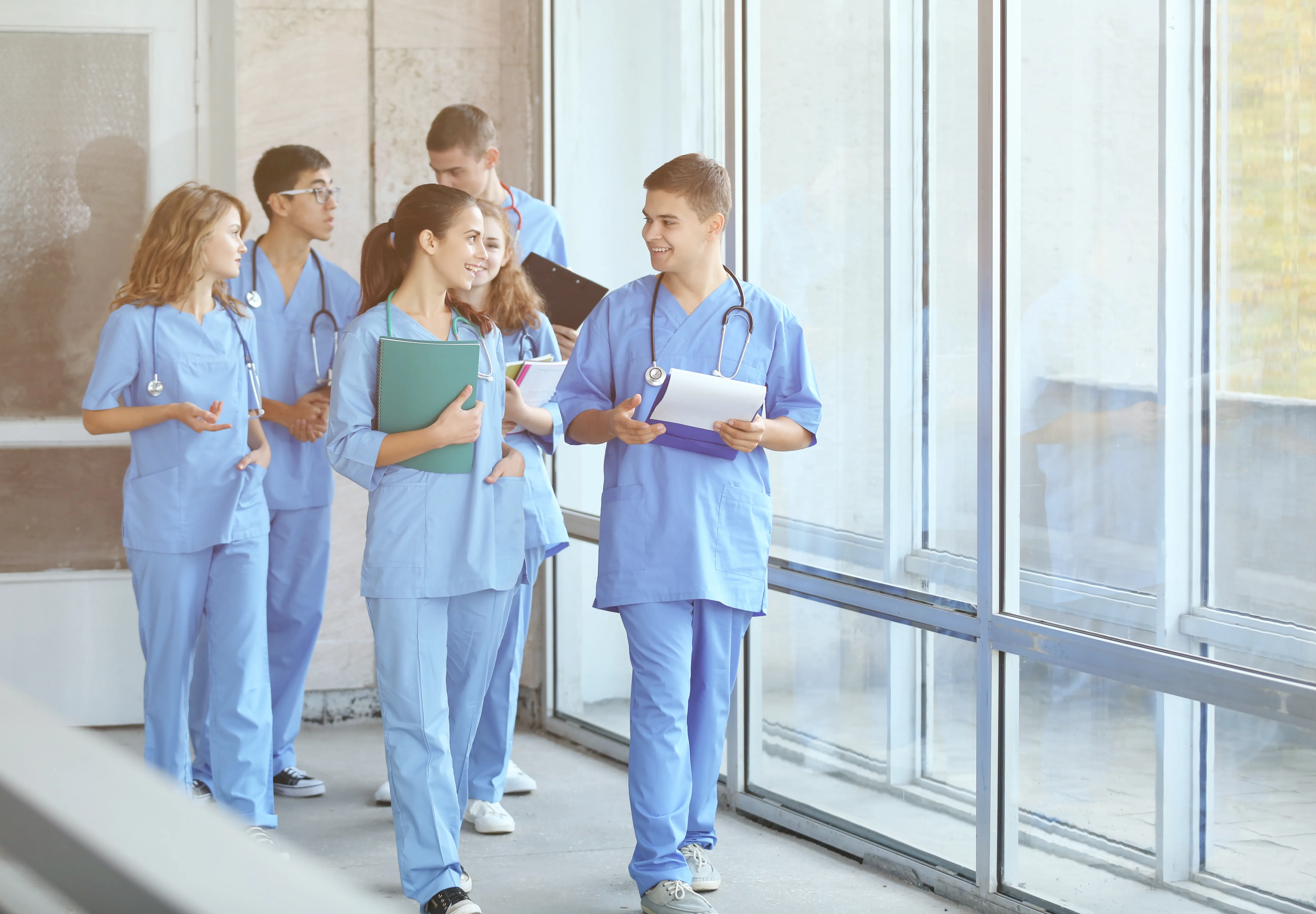 What Are the Benefits of Earning a Nursing Degree?