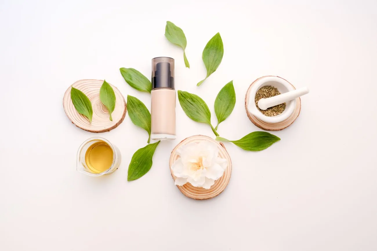 Which Foundations Are Made with Natural Ingredients?