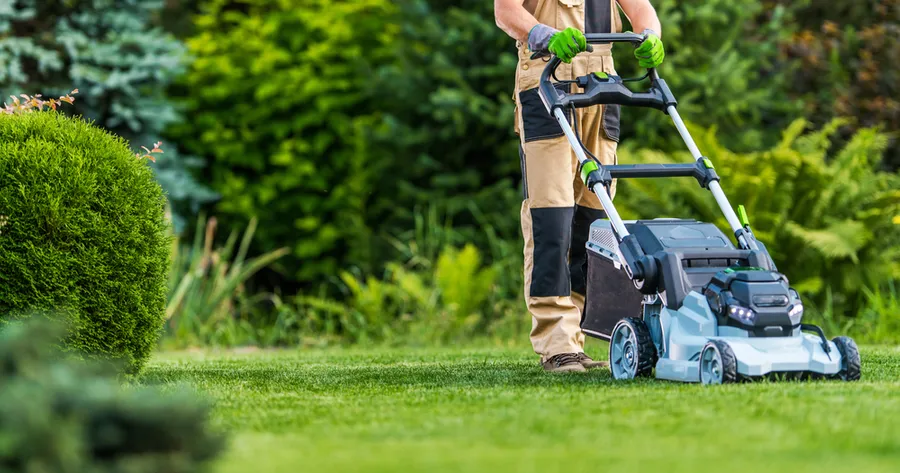 Put Up Your Feet This Summer and Just Relax With $20 Columbus Lawn Care Service