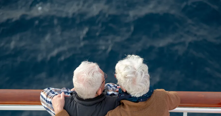 Wie Sie Luxus-Seniorenkreuzfahrten zu Schnäppchenpreisen buchen