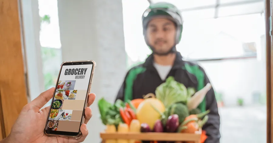 How You Can Find Affordable Healthy Groceries Online (Instead of Shopping In Person)