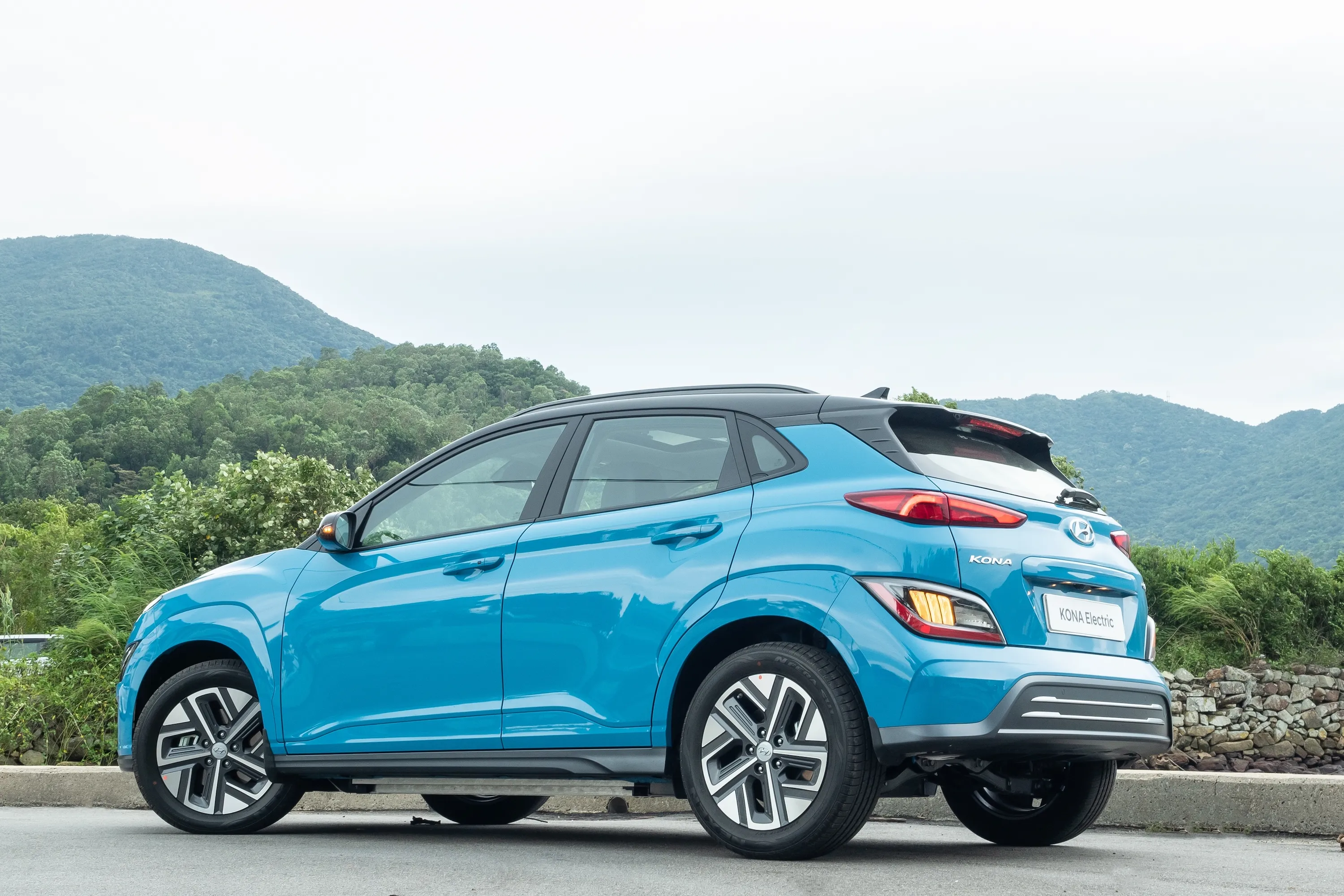 The AllNew Hyundai Kona A Small SUV Built For Seniors Search A Like