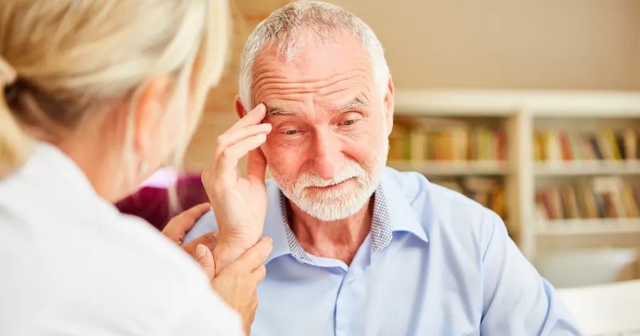 Understanding Alzheimer’s: Symptoms, Causes, and Current Treatments