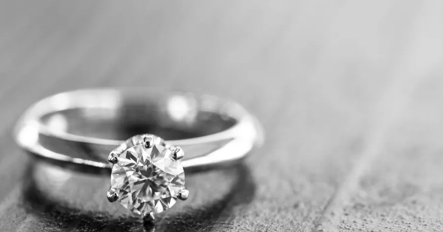 How To Find The Perfect Engagement Ring That Will Fit Your Budget