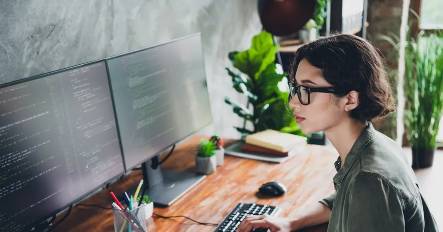 How a Second Monitor Increases Workflow Efficiency