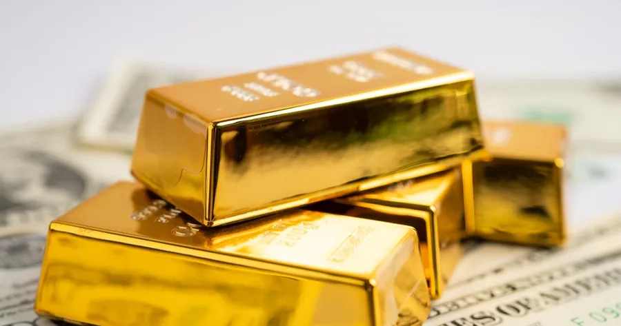 Gold Investment Essentials: Expert Tips for a Balanced Portfolio