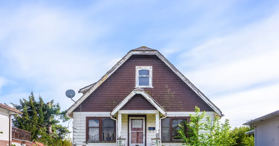 How to Find Abandoned Houses For Sale in Canada