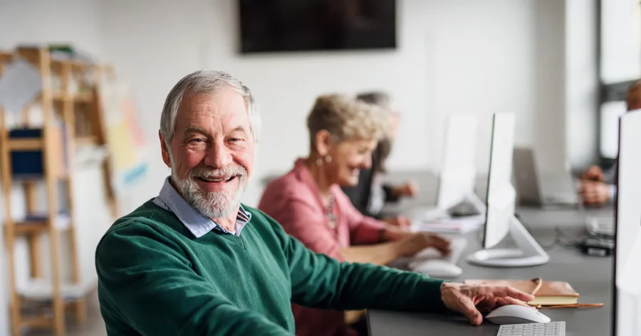 Bridging the Digital Divide: Affordable Computer Lessons for Seniors Near You!
