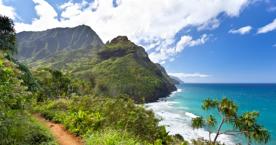 Navigating the Best of Paradise: Top 5 Affordable Hawaii Vacations for Seniors