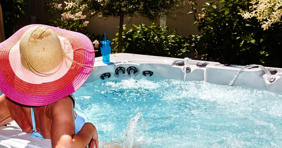 How To Find Blowout Deals on Hot Tubs