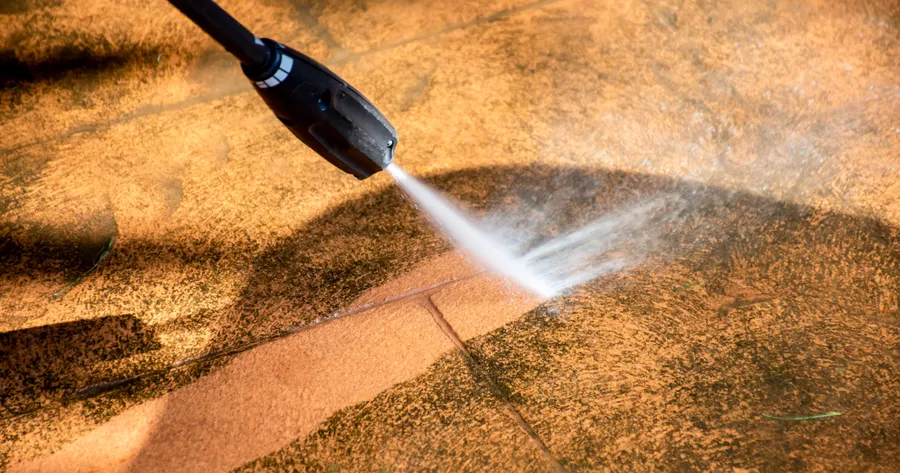 How to Find the Best Power Washing Deals Near You