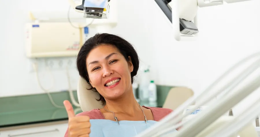 ¿Necesitas implantes dentales? Consejos para elegir al dentista ideal