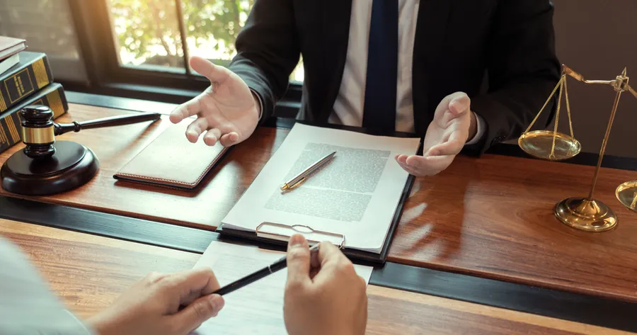 Deciding Between Local Lawyers and National Firms for Personal Injury Cases