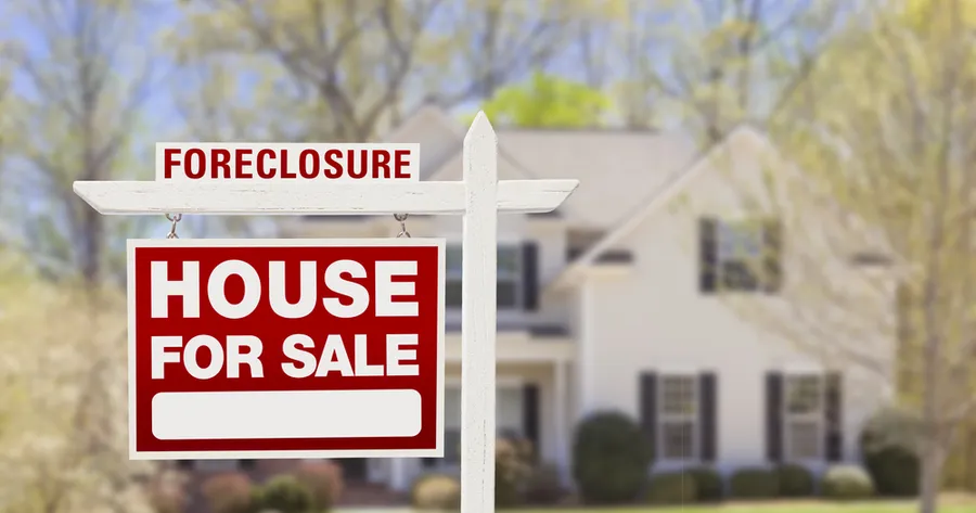 House Foreclosures: Save Big When Buying a Home