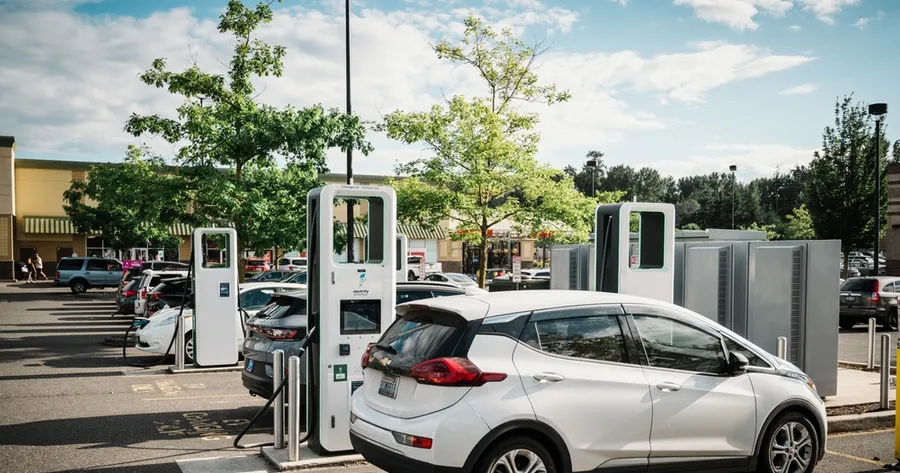 Nowe Małe Samochody Elektryczne Dla Seniorów: Idealne do Życia w Mieście