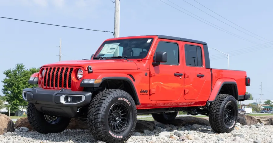 The Jeep Gladiator: Power, Adventure, and Safety