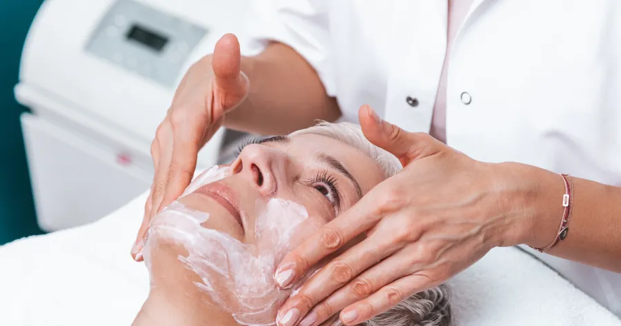 Get a Youthful Glow With Anti-Aging Facial Treatments
