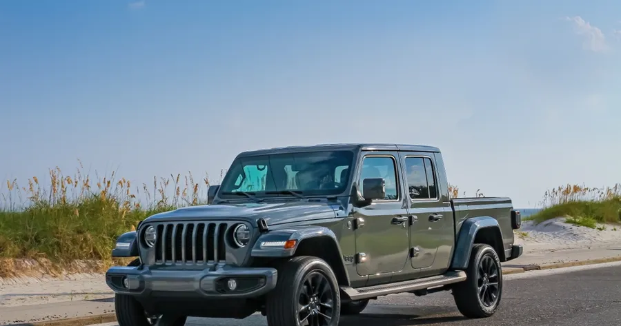 The Jeep Gladiator: A Rugged Pickup with Iconic Jeep Flair