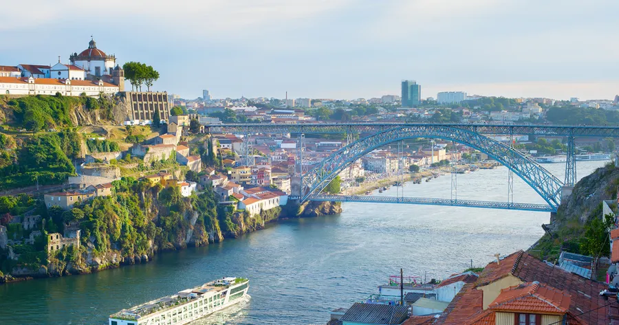 River Cruises: Scenic Landscapes, Cultural Immersion, and Luxurious Relaxation