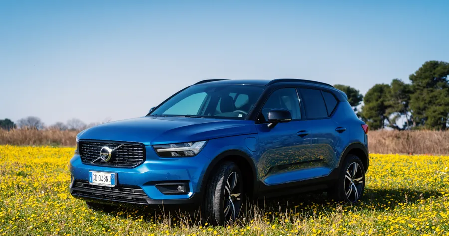 Volvo XC40: Compact Luxury SUV with Style, Safety, and Performance