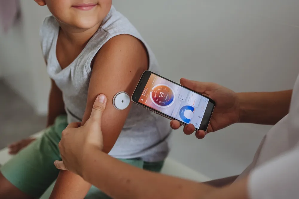 Affordable Needleless Glucose Monitors For Pain-Free Diabetes Management