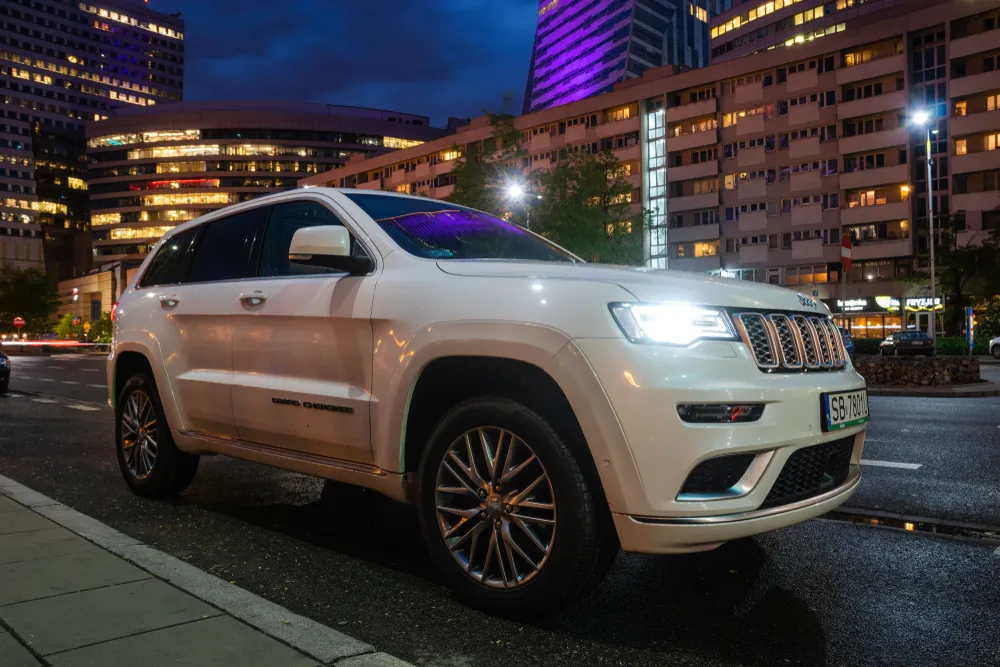 Jeep Cherokee: Senior Deals and Incentives